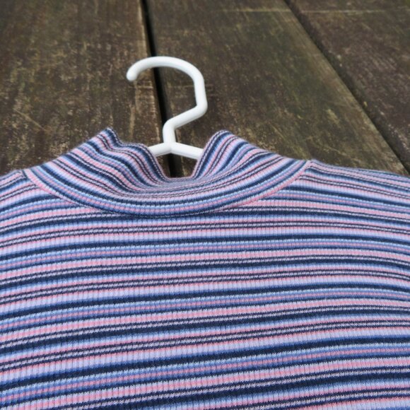 Hollister Fitted Rib Knit Striped Long Sleeve Mock Neck Shirt - Picture 4 of 9